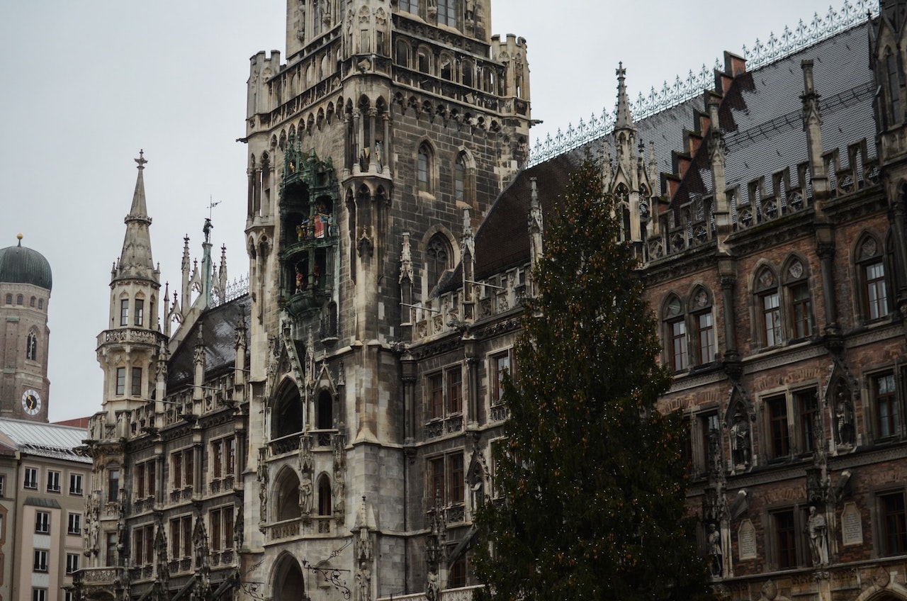 Guide to Christmas Markets in Munich- Photo by Anelale Nájera on Unsplash