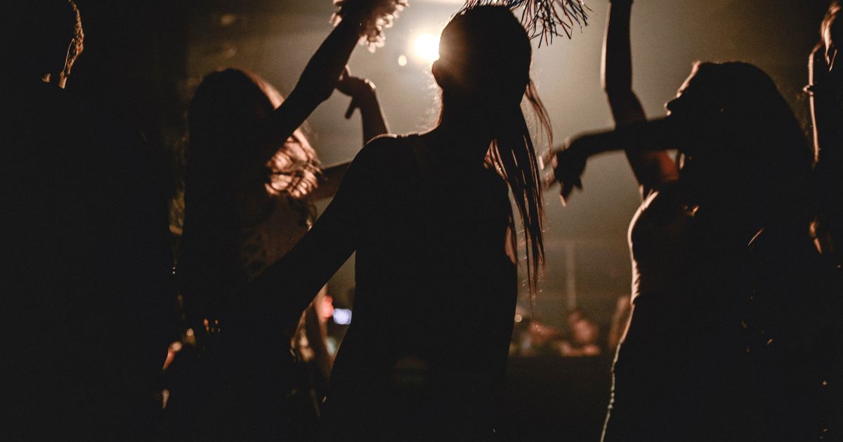 best-pub-crawl-in-belgrade-dancing-clubbing