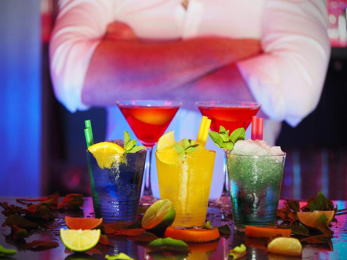 best-pub-crawl-in-bruges-drinks-bar