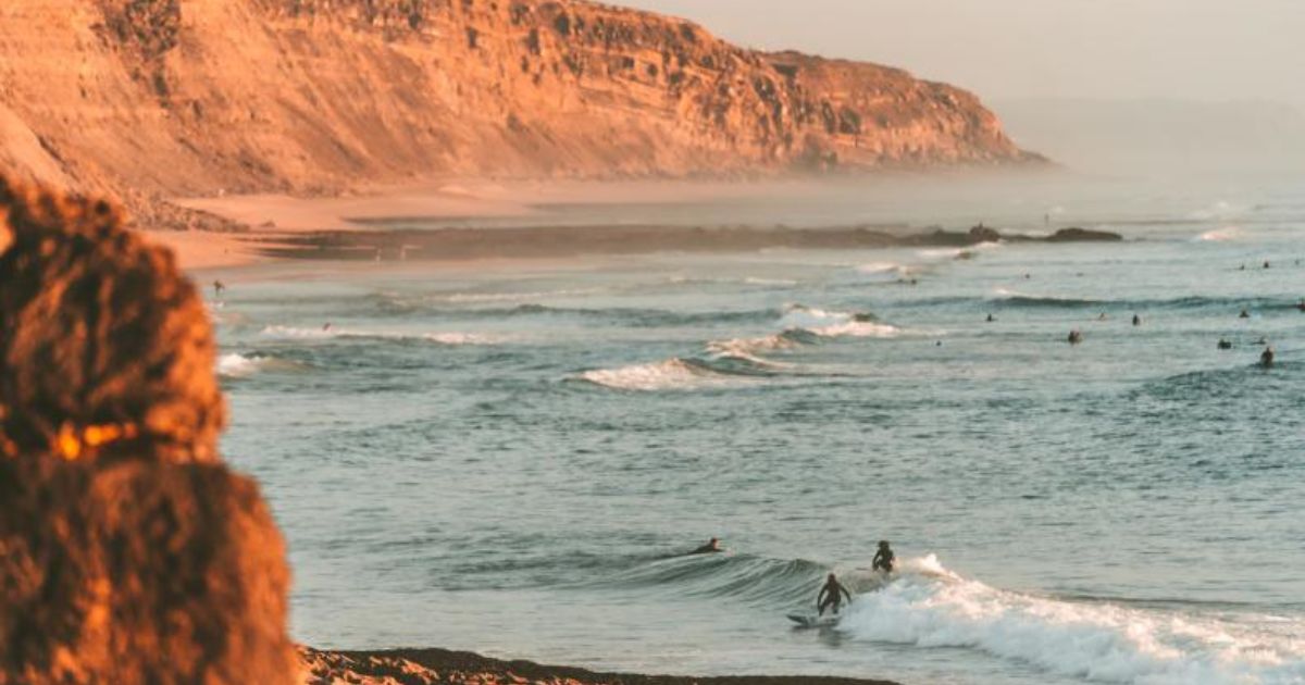 best-pub-crawl-in-ericeira-ocean-surfing