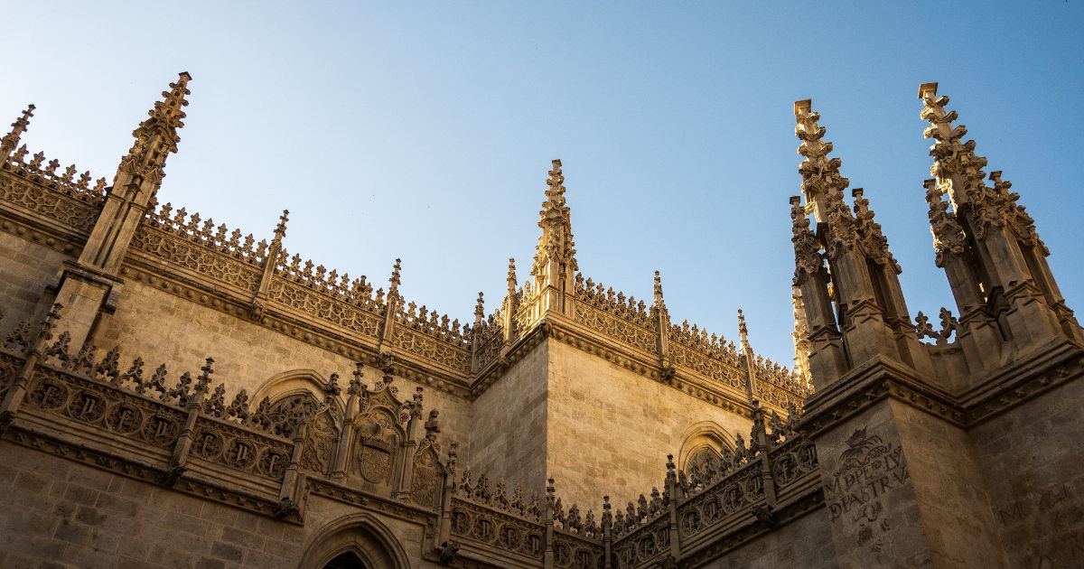 best-pub-crawl-in-granada-architecture