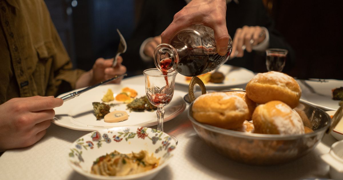 best-pub-crawl-in-jerusalem-local-food
