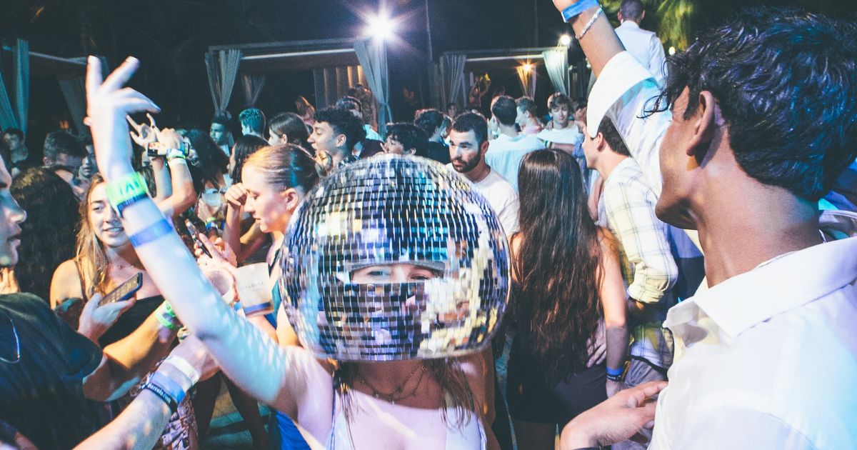 best-pub-crawl-in-rome-clubbing-party