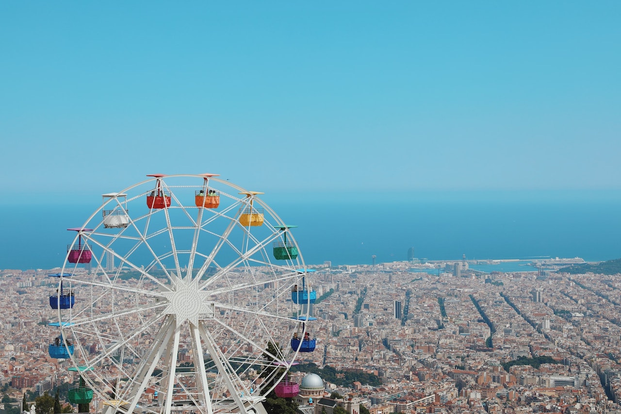 Photo by Boris YUE on Unsplash
