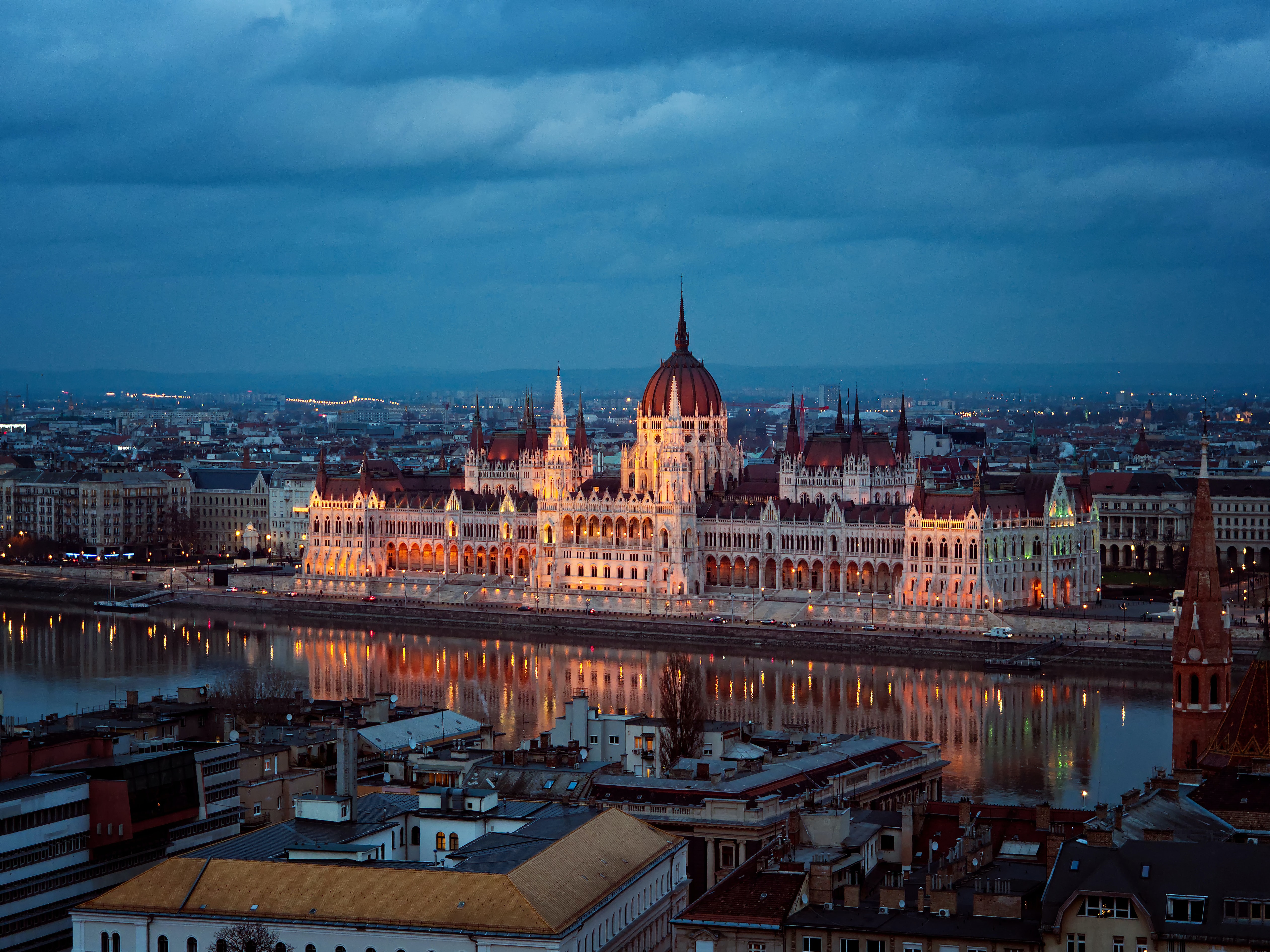Best Interrail routes | Budapest parliament along the river 