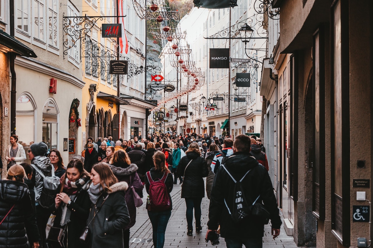 Guide to Christmas Markets in Salzburg -Photo by&nbsp;Julian Hochgesang&nbsp;on&nbsp;Unsplash