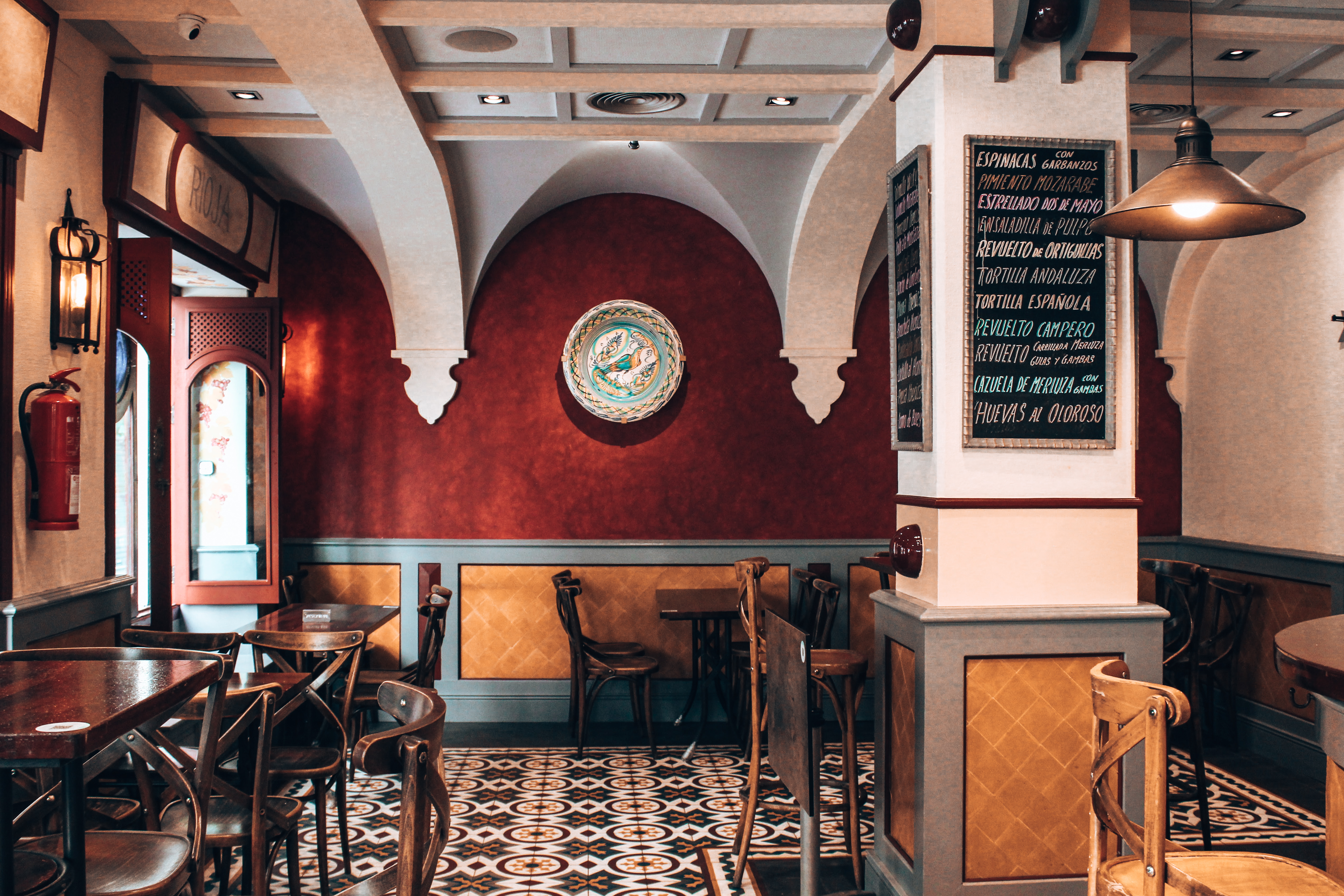 What to do in Seville: La Bodega del Dos de Mayo