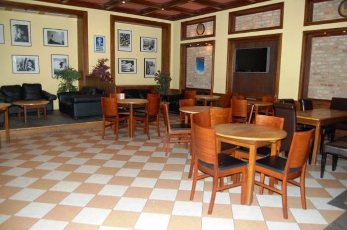 euro-youth-hostel-lounge
