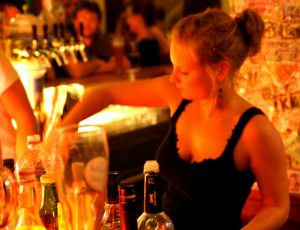 euro-youth-hostel-bar