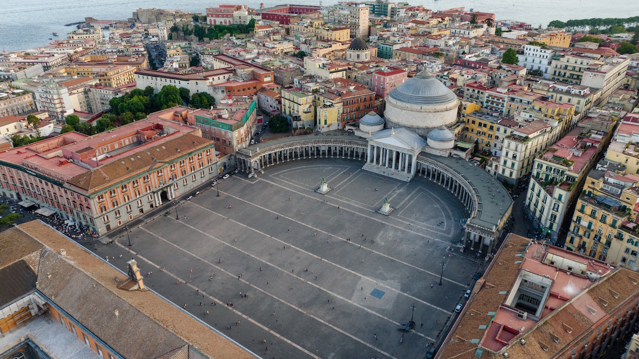 piazza-del-plebiscito-naples