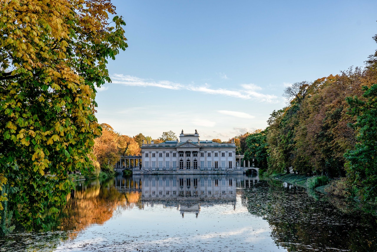 royal-baths-warsaw-park