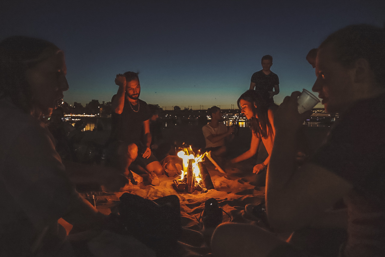 Enjoy a fire on the Vistula River - Summer in Warsaw