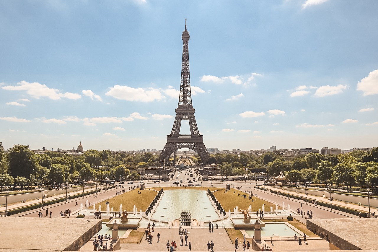 Paris Anit-Tourist Guide